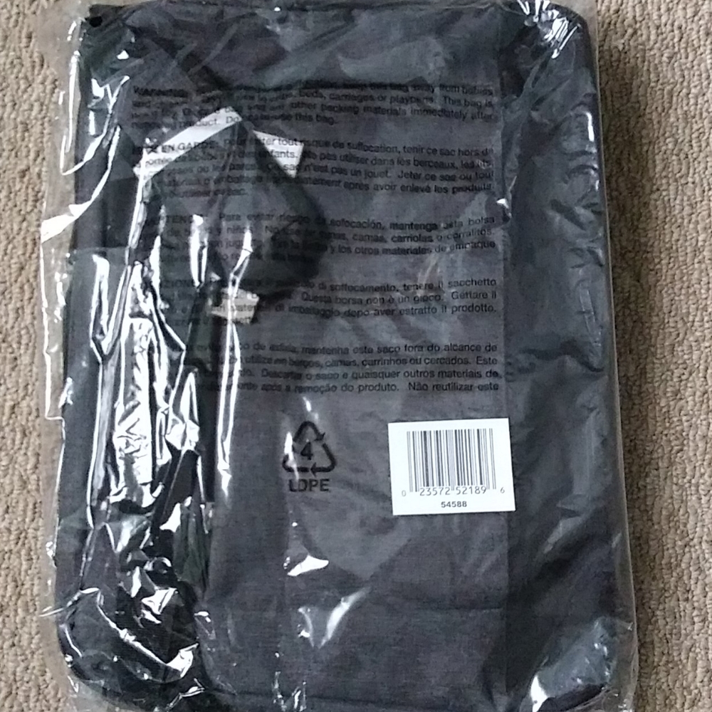 NWT Kenneth Cole Reaction

Men's Computer Case - Picture 6 of 7